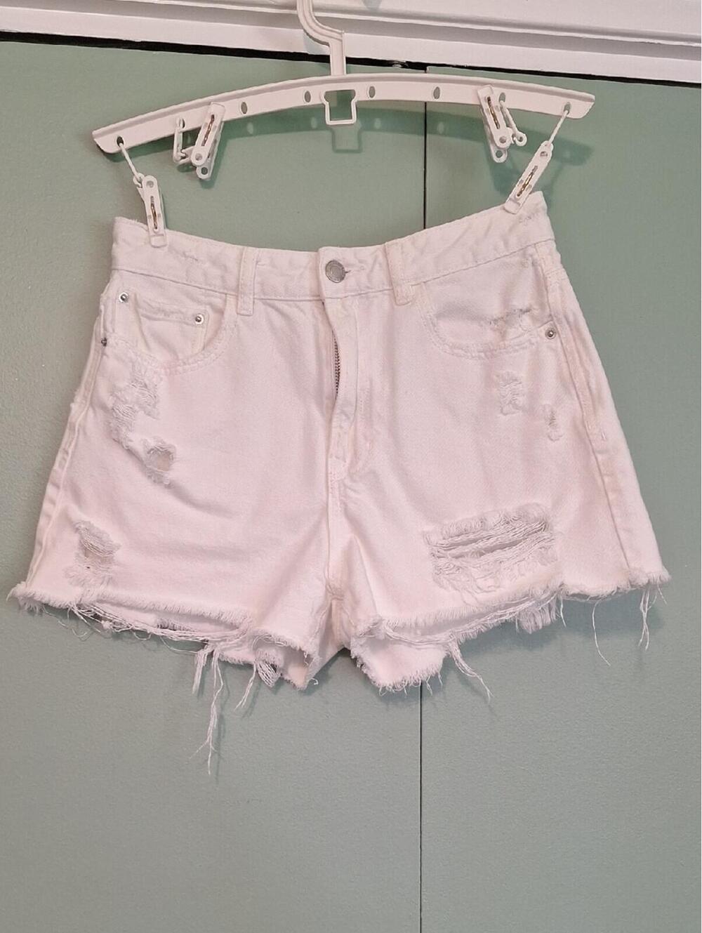 Stradivarius White Distressed Denim Shorts Size 6